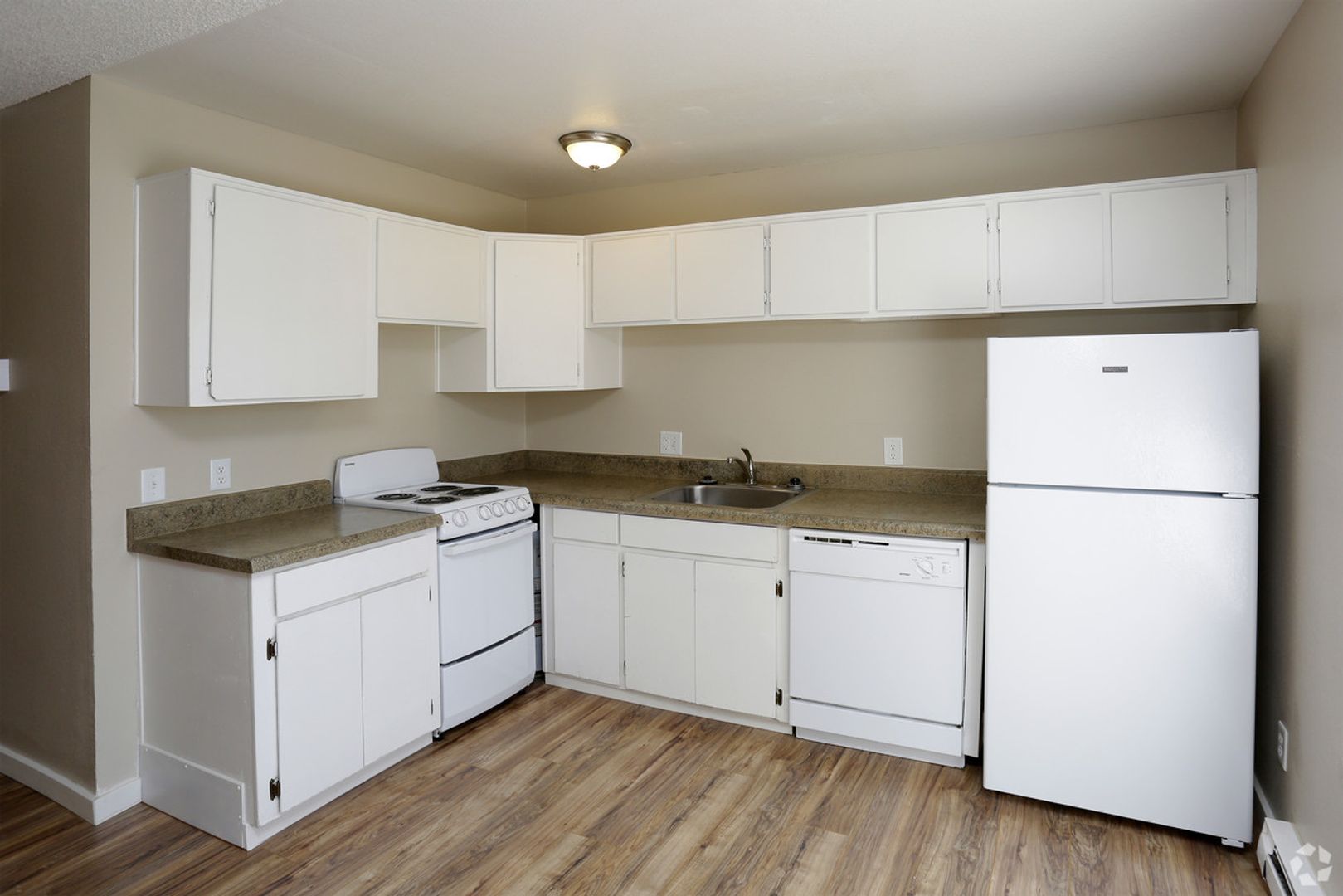 Colorado Springs Apartment: 4420 East Pikes Peak Avenue
