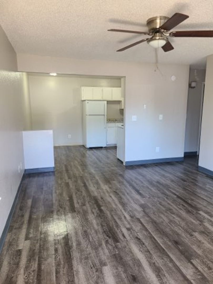 Colorado Springs Apartment: 4420 East Pikes Peak Avenue
