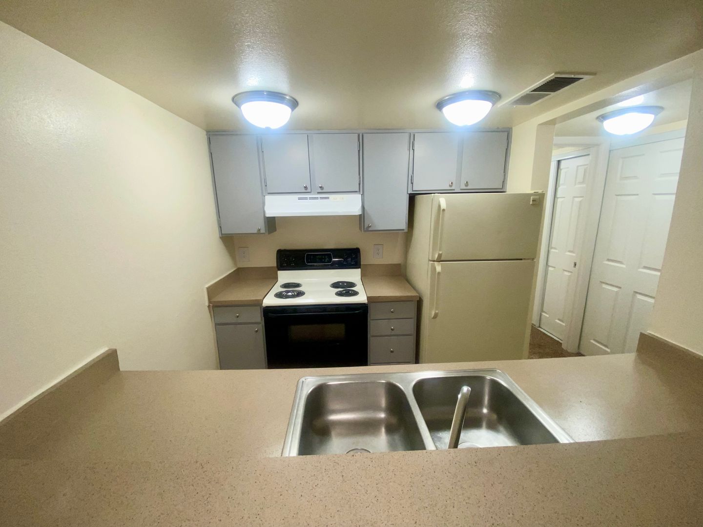 Albuquerque Apartment: 1520 University Boulevard NE