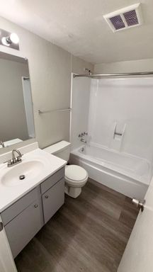 1 Bed 1 Bath Rental at 1520 University Boulevard, 179, Albuquerque, NM – photo 1