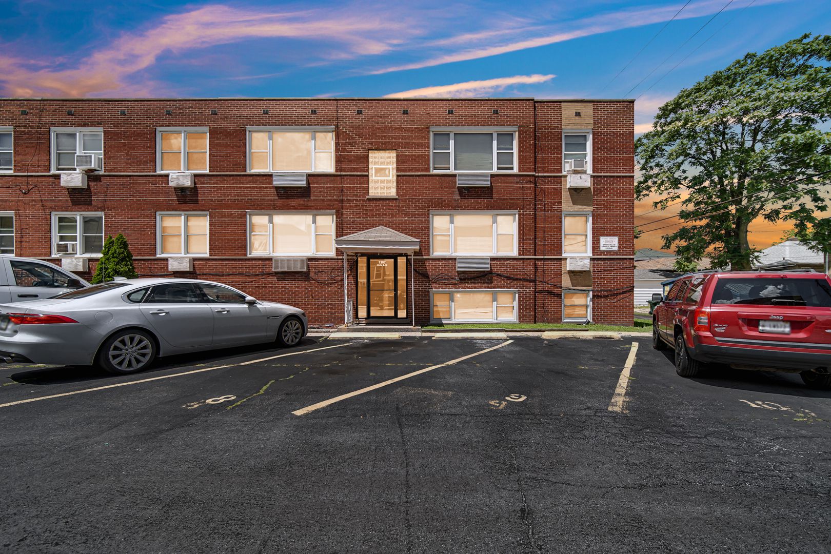 Whiting Apartment: 1307 Calumet Ave