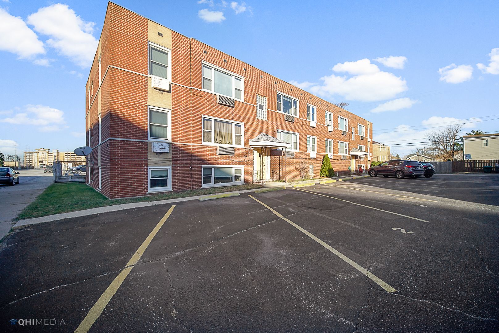 Whiting Apartment: 1307 Calumet Ave