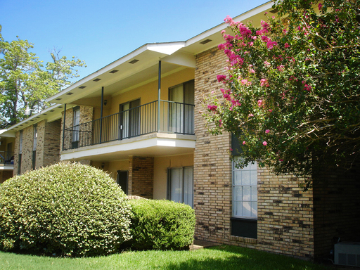 4047 HEYMAN LANE, APT 102