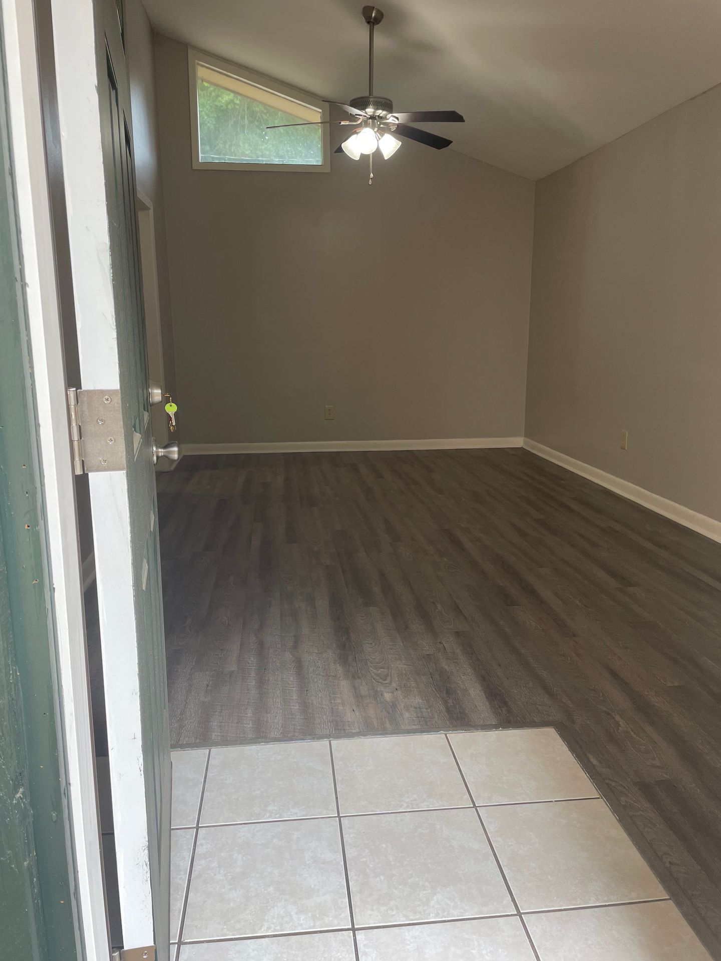 Alexandria Apartment: 2000/2004 Simmons Street