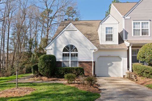 Ballantyne End-Unit Townhome with Tree Views + Community Pool – photo 1