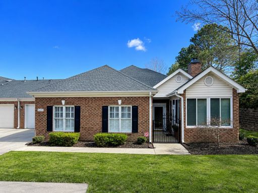 Garden Home in Ballantyne Area – photo 1