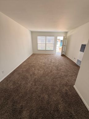 Charming upper one bedroom unit now available to rent! – photo 1
