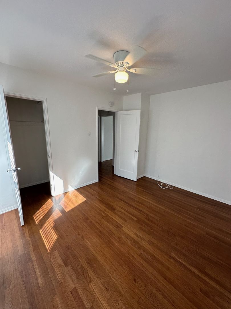 Long Beach Apartment: 4443-4447 1/2 N. Bellflower Blvd.