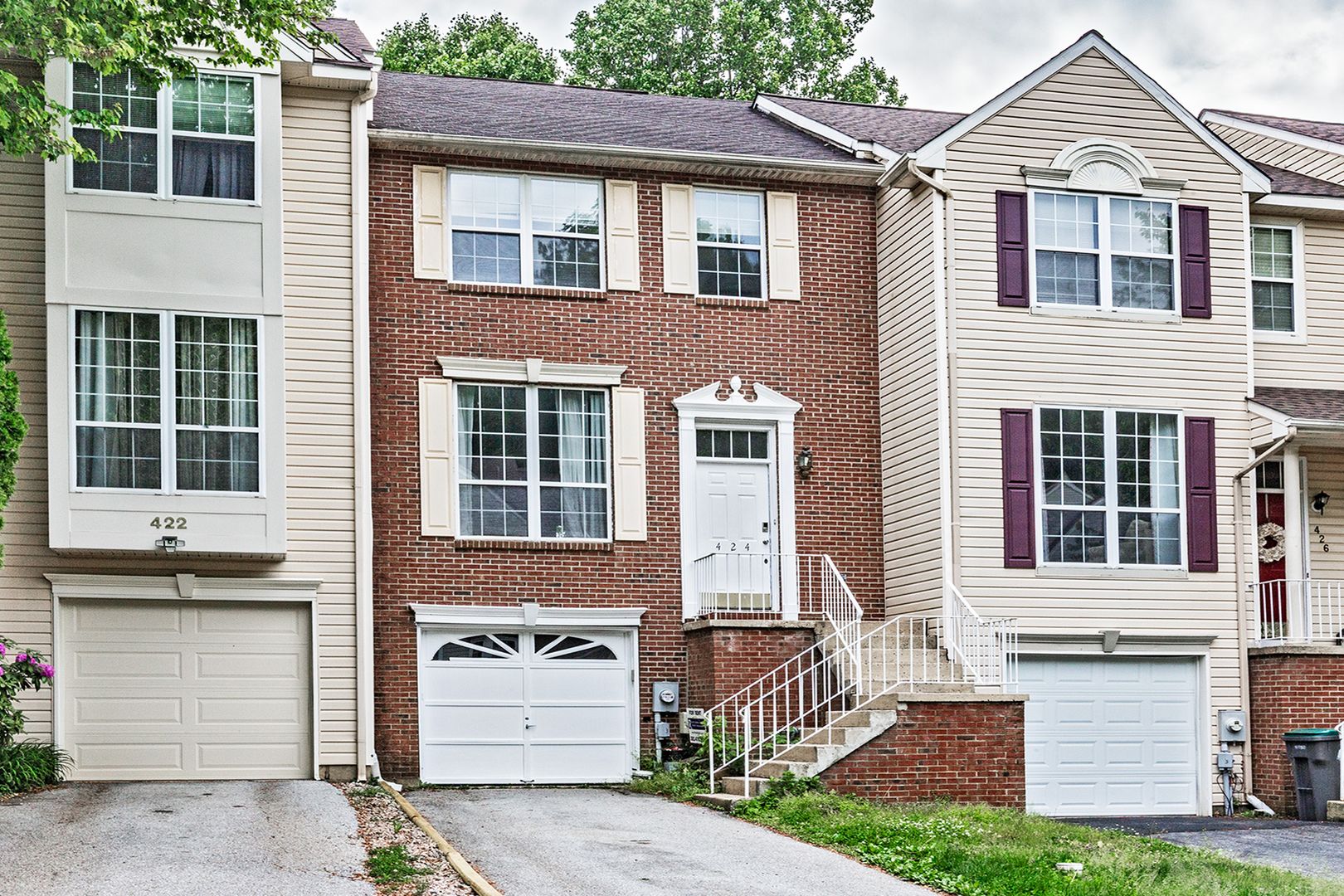 Wilmington House: 424 Woodstock Ln