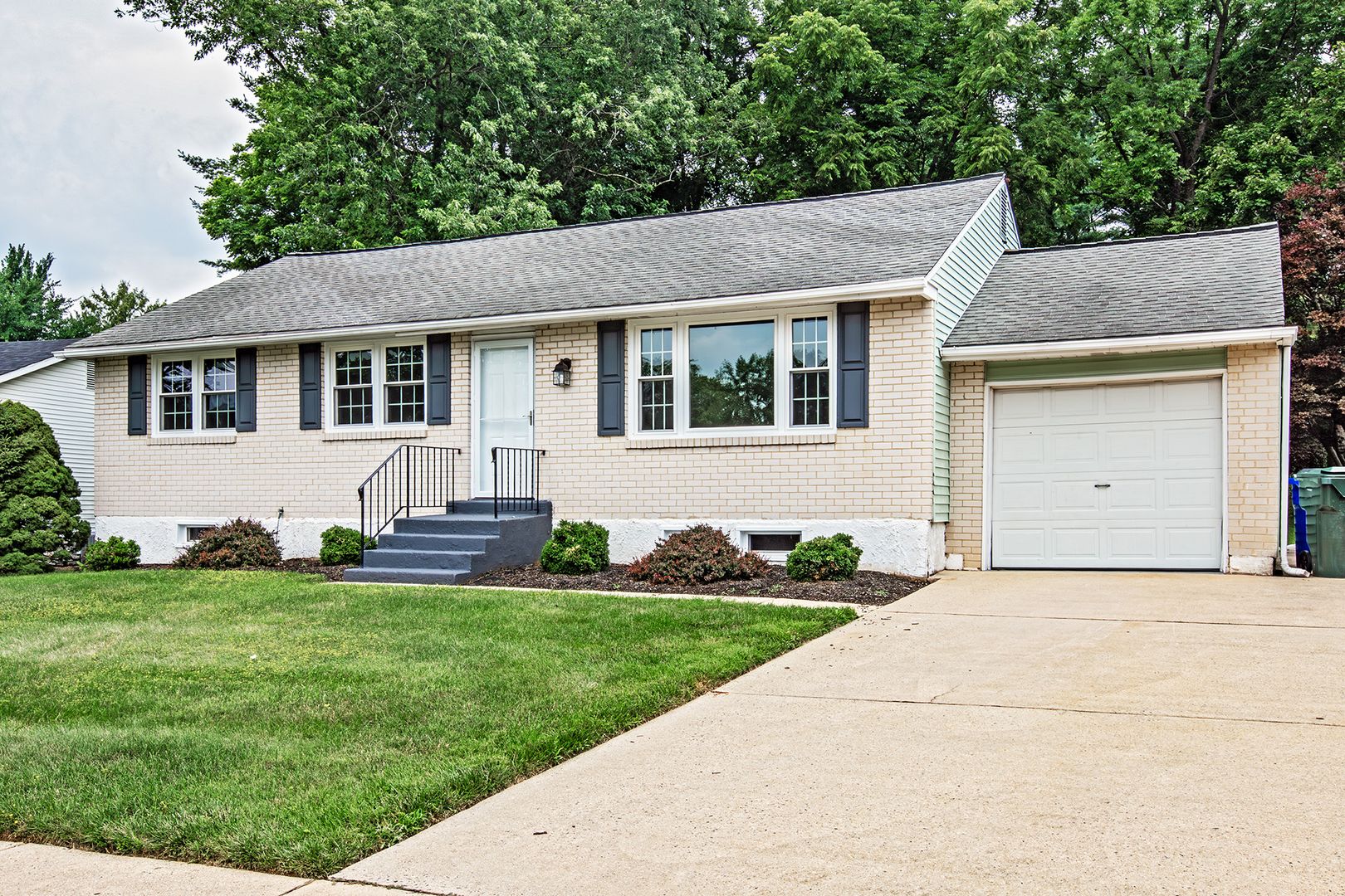 Hockessin House: 581 Hemingway Drive