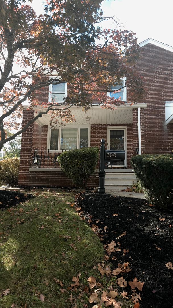 Wilmington House: 200 West 38th Street