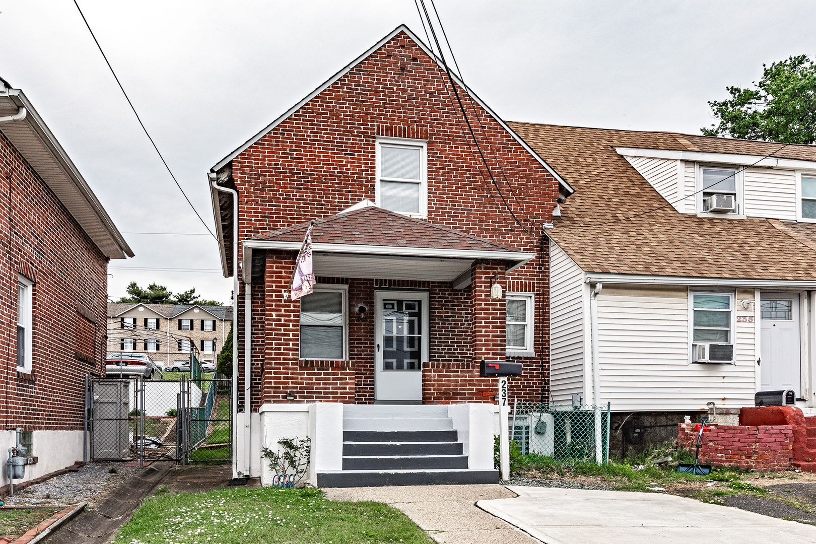 Claymont House: 237 Ridge Road