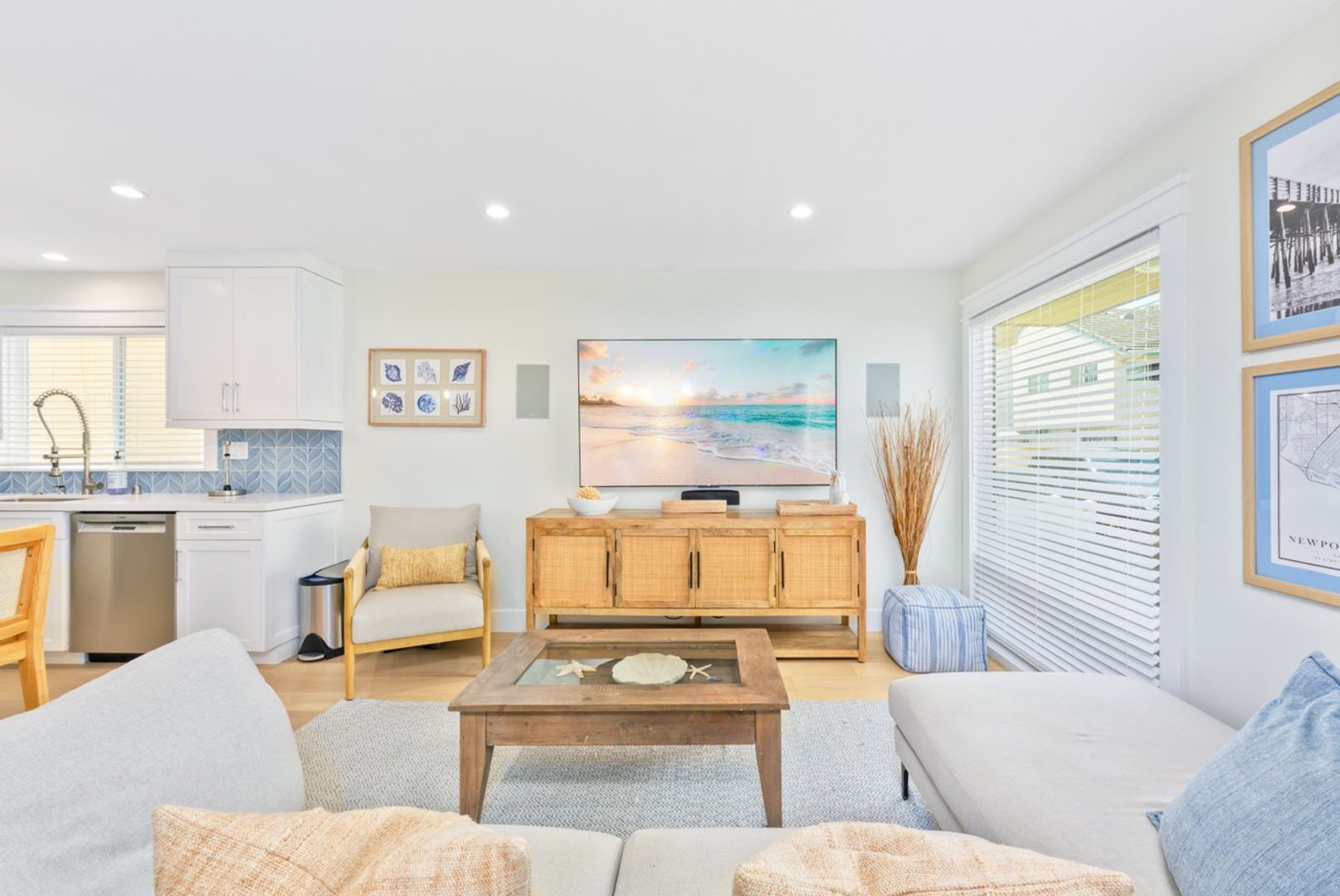 Newport Beach Condo: 206 Adams St