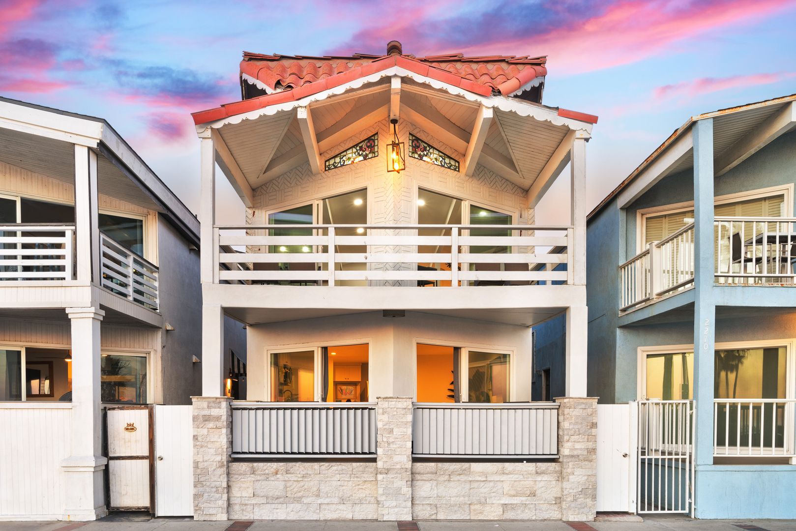 Newport Beach House: 2212 W Oceanfront