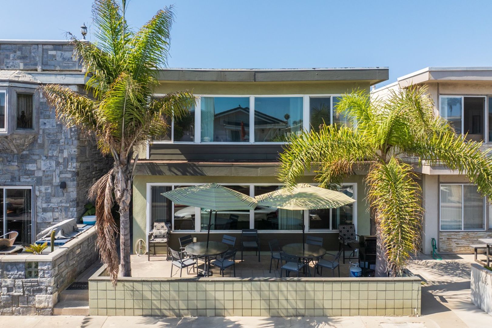 Newport Beach Apartment: 119 46th St