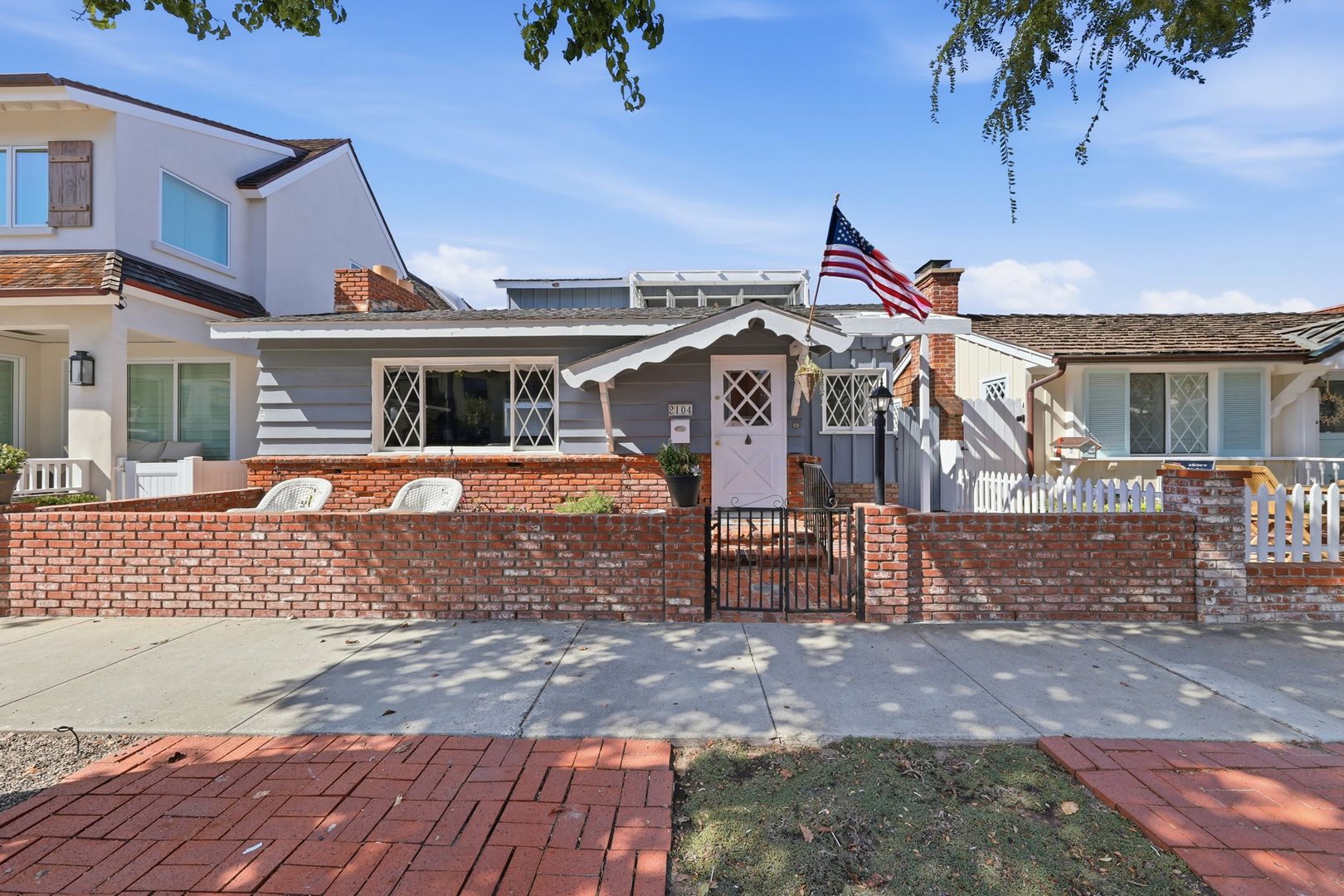 Newport Beach House: 2104 E Ocean Blvd