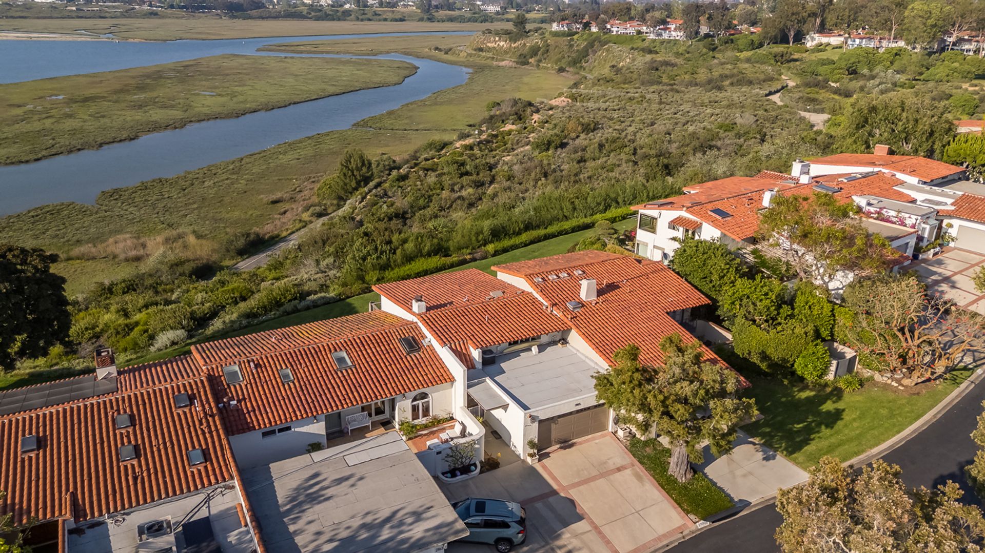 Newport Beach Condo: 2165 Vista Entrada