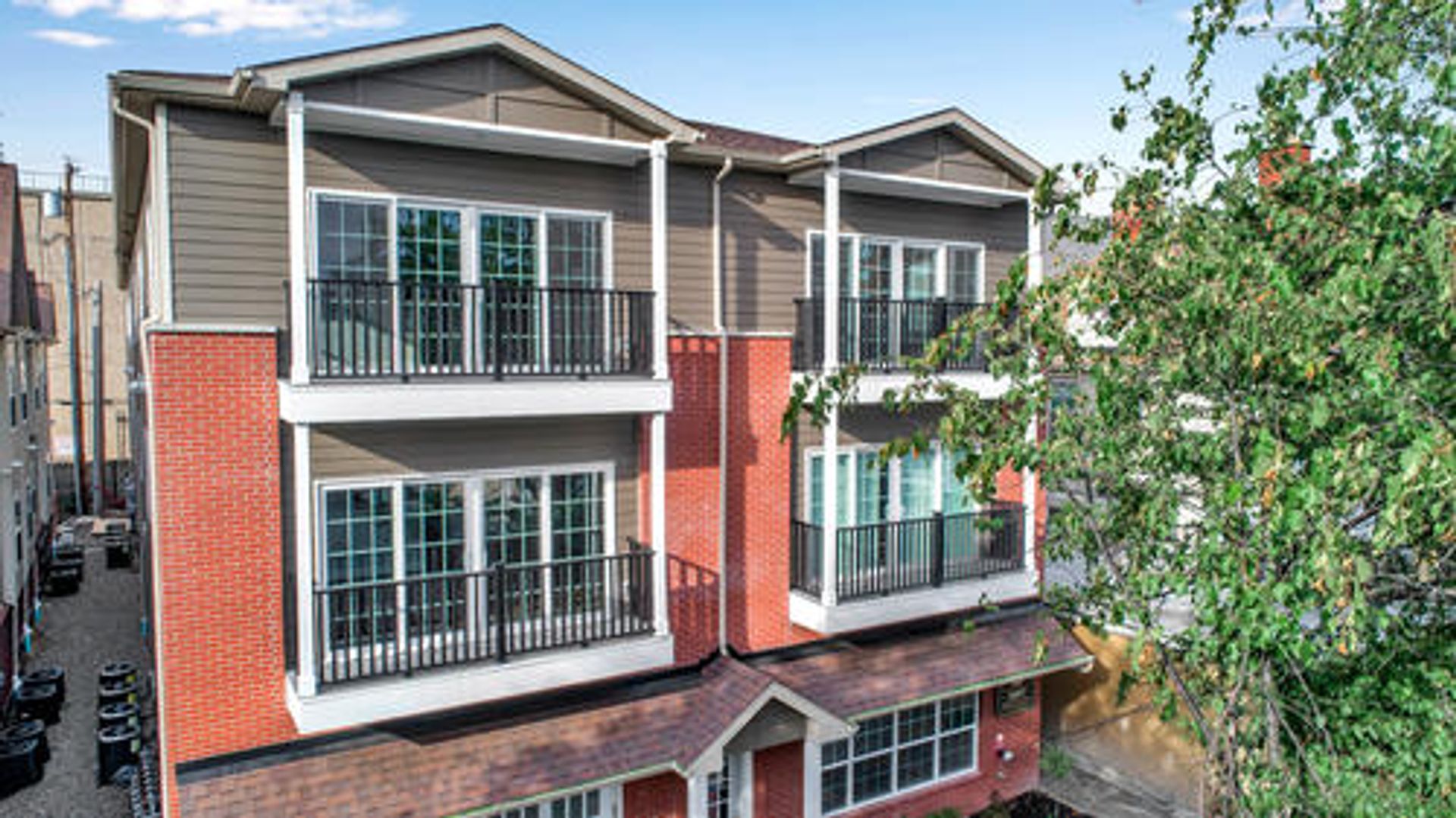 Buffalo Apartment: 297 W. Utica St