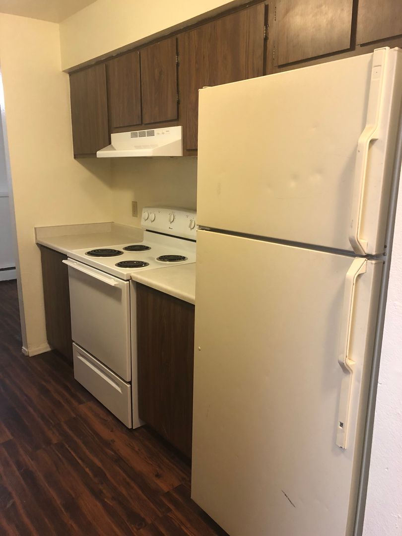 Rawlins Apartment: 1820 Mactavish Ct