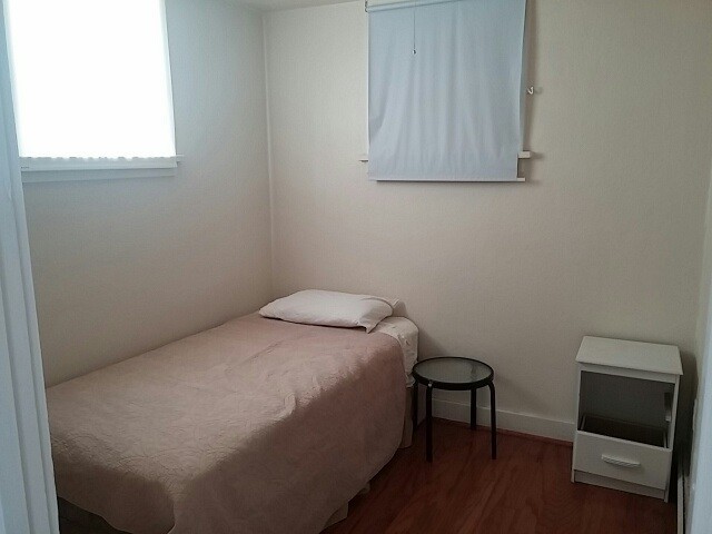 Rawlins Apartment: 216 1/2 1st Street