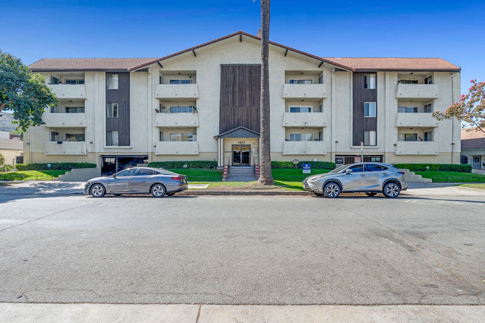 Glendale Apartment: 1422 Rock Glen Ave. #214