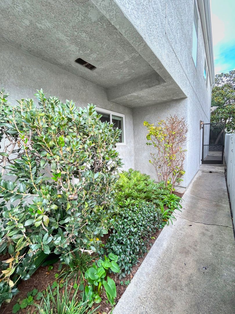 Dana Point Apartment: 33938 Alcazar Dr. #A