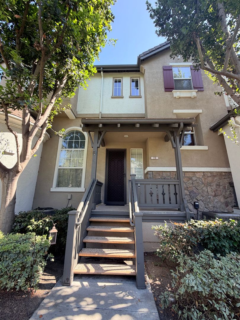 Aliso Viejo House: 23 Tulare Dr.
