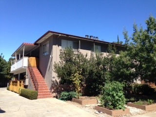 Ground floor unit with hardwood floors and walk to Burgess Park!! – photo 1