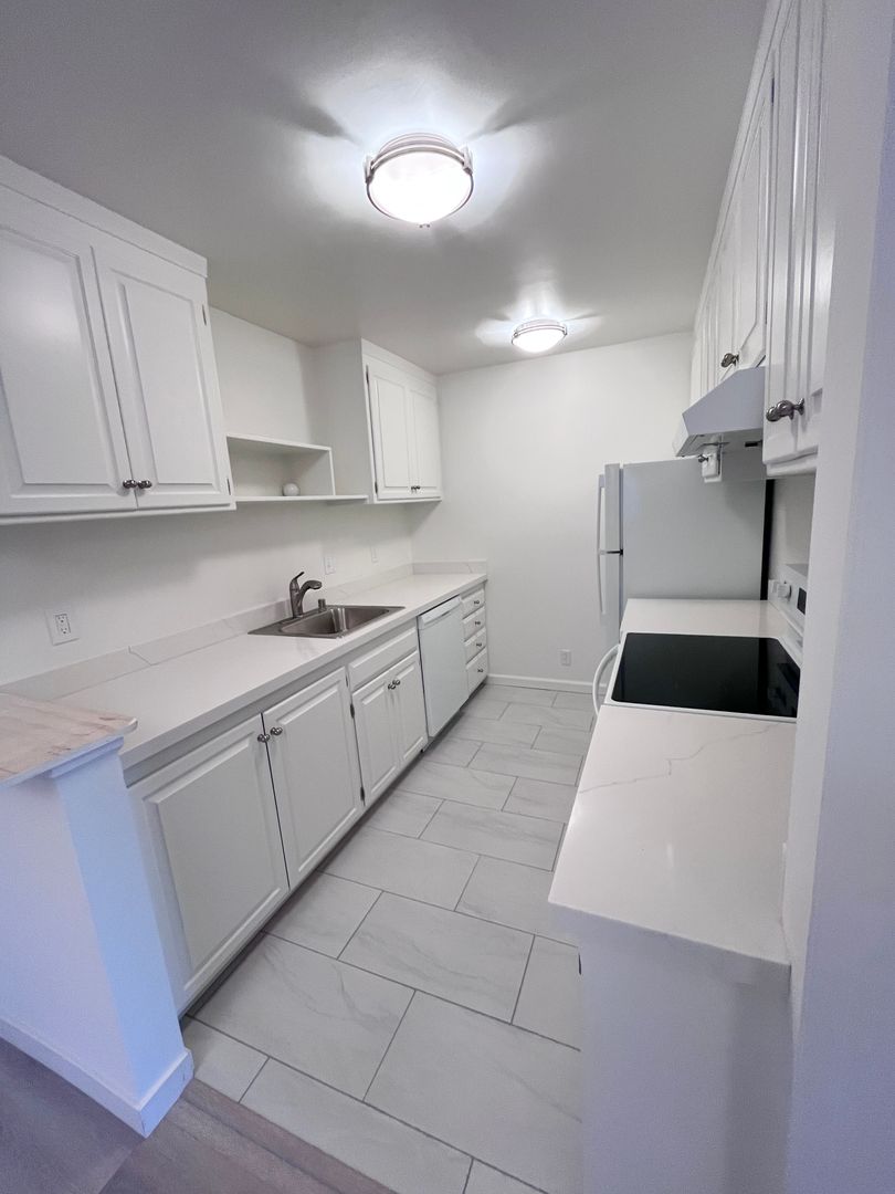 Greenbrae House: 170 Upper Via Casitas #7