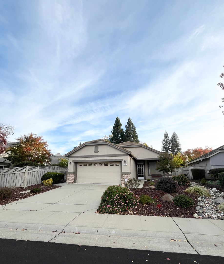 Roseville House: 6224 Rosegarden Lane