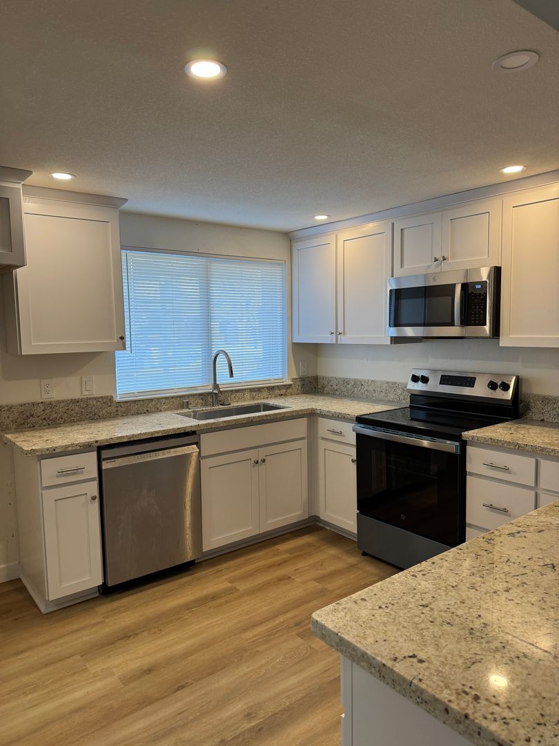 Rancho Cordova House: 2250 Green Blossom