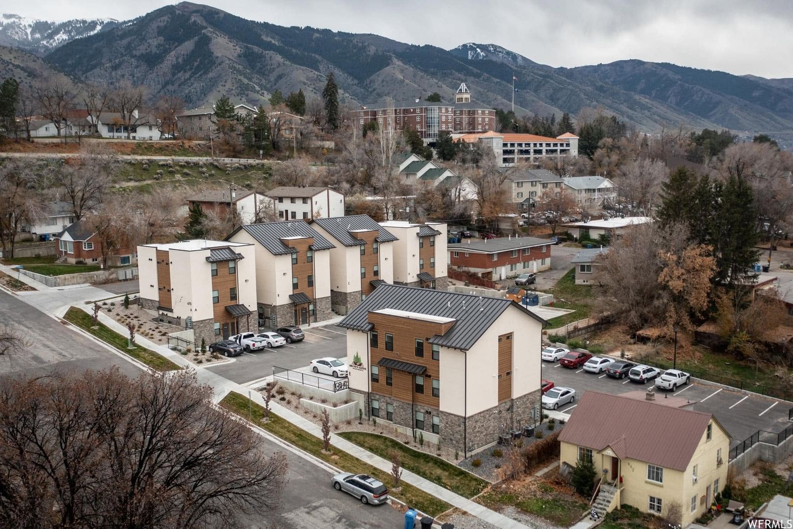 Modern, Furnished 4 BR/4 BA 1285 sq ft apartment 1 block from USU campus 10 of 12