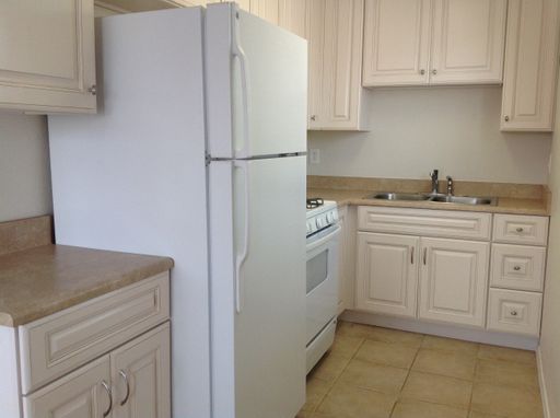 ***AVAILABLE NOW: Updated 2br /1ba just blocks to the beach!*** – photo 1