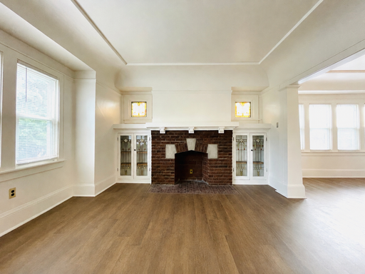 Beautifully Updated 3-Bedroom Upper in Uptown Milwaukee! – photo 1