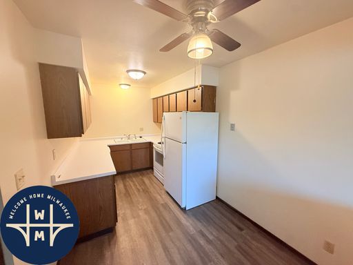 2-Bedroom Apartment with A/C, Underground Parking & New LVP Flooring! – photo 1