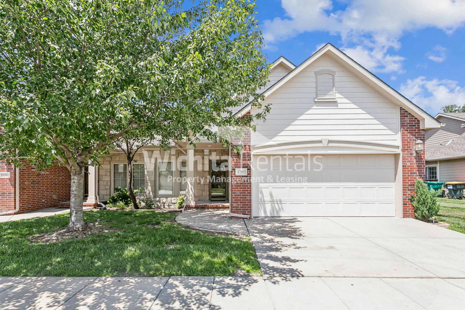Wichita Apartment: 1707-1709 Chapel Hill