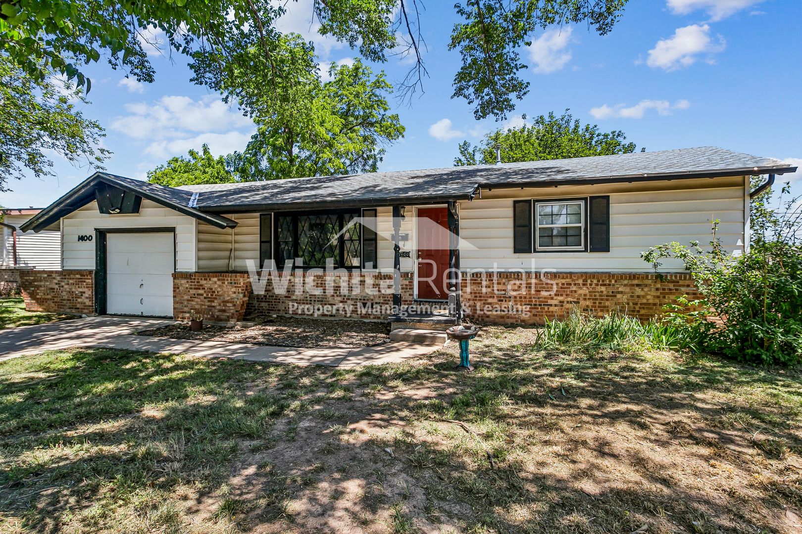 Derby House: 1400 N. El Paso Dr.