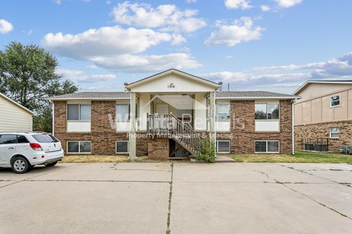 2 bedroom 1 bath South City Wichita – photo 1