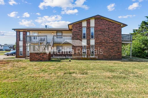 Central and Ridge apartment-downstairs unit – photo 1