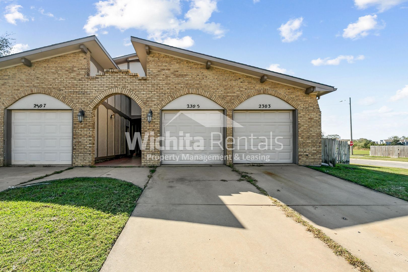 Wichita Apartment: 2305 White Oak