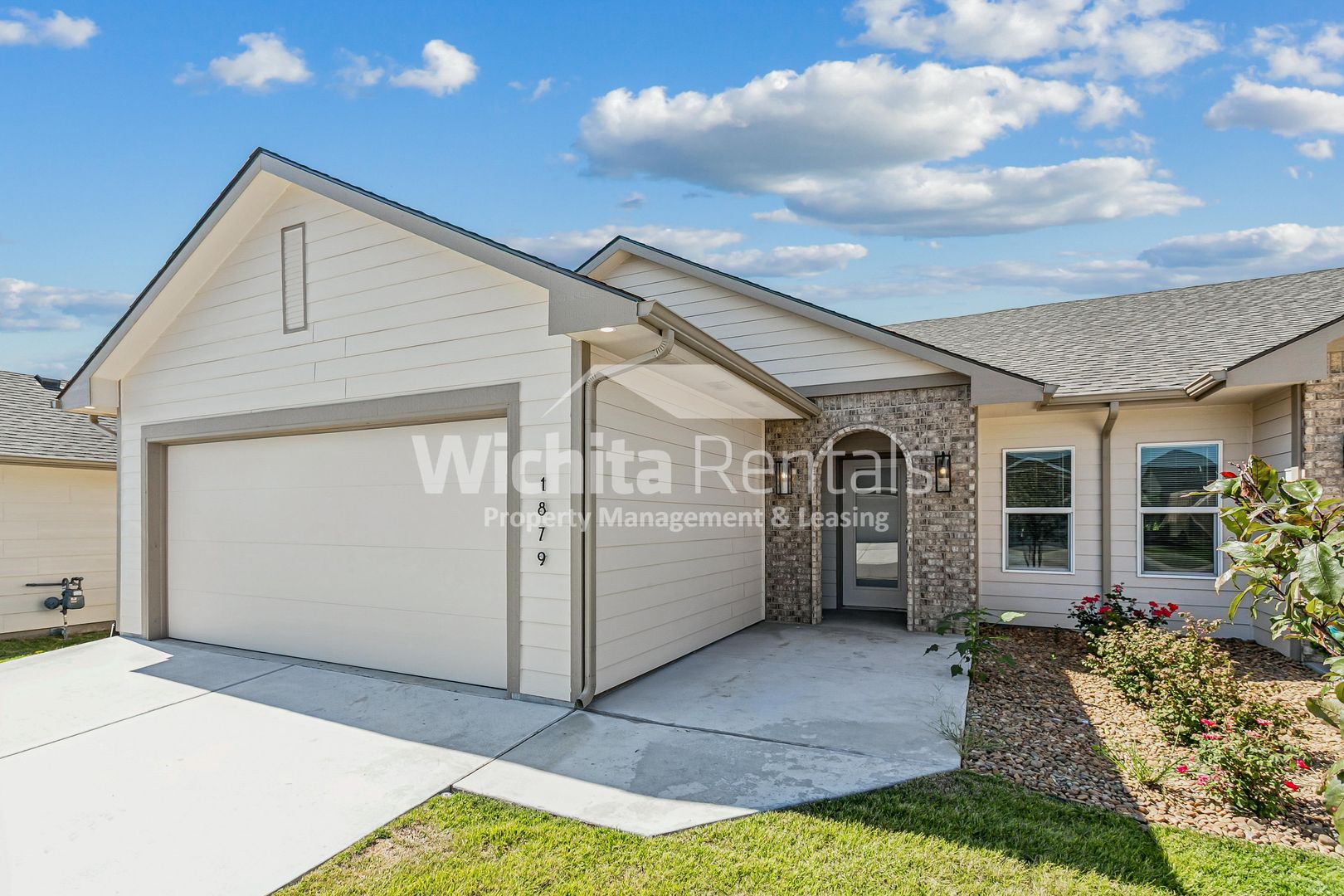 Wichita Apartment: 1889 - 1891 S. Hickory Creek Ct.