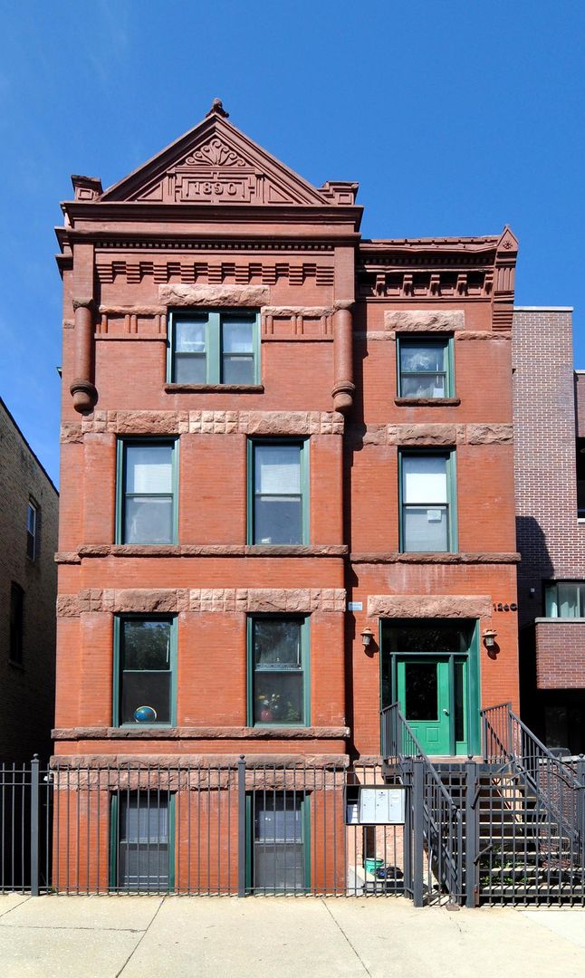 Chicago Apartment: 1260 N. Bosworth