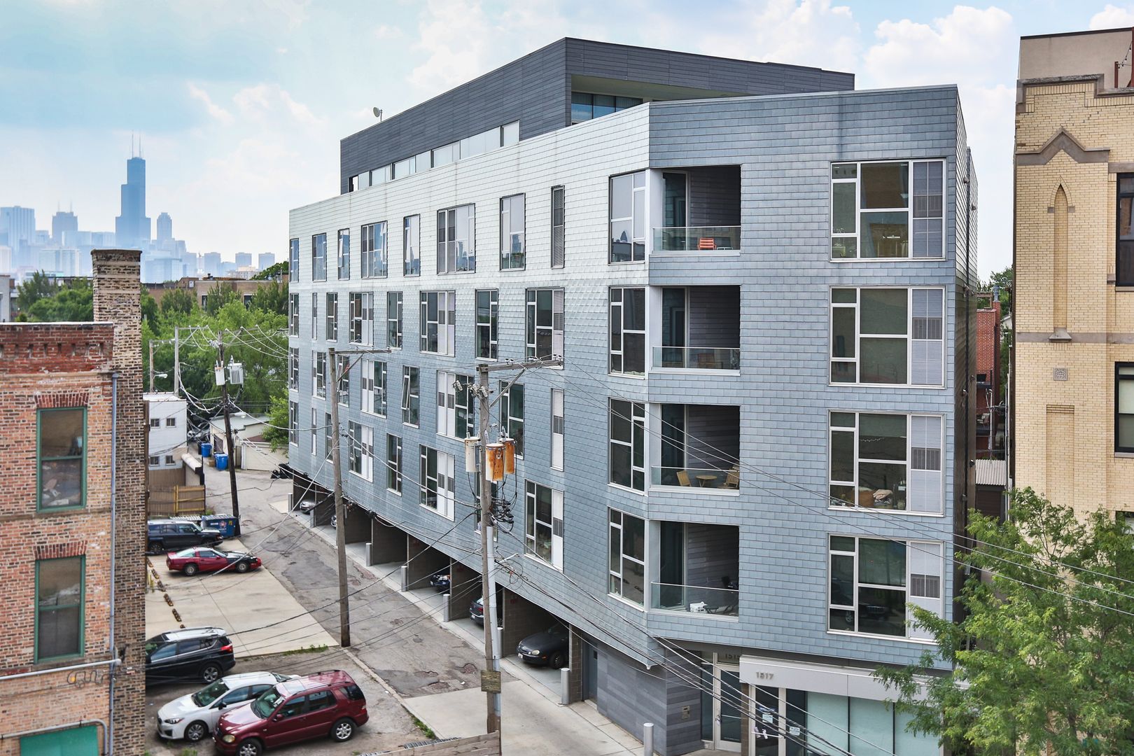 Chicago Apartment: 1515 W. Haddon Ave