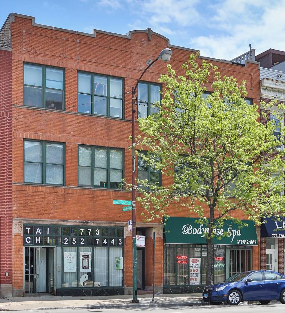 Chicago Apartment: 1121 N. Ashland Ave