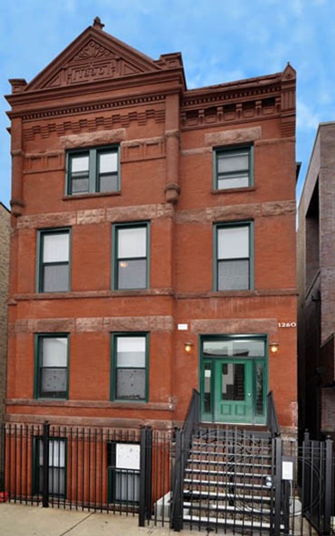 Chicago Apartment: 1260 N. Bosworth