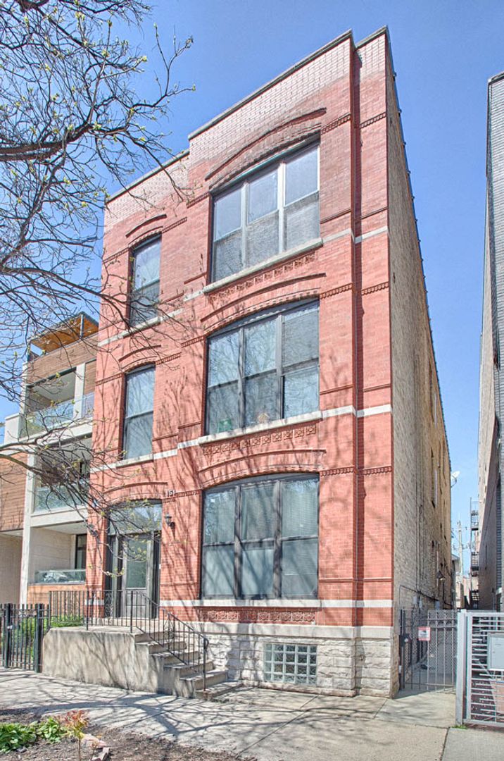 Chicago Apartment: 1518 W. Huron