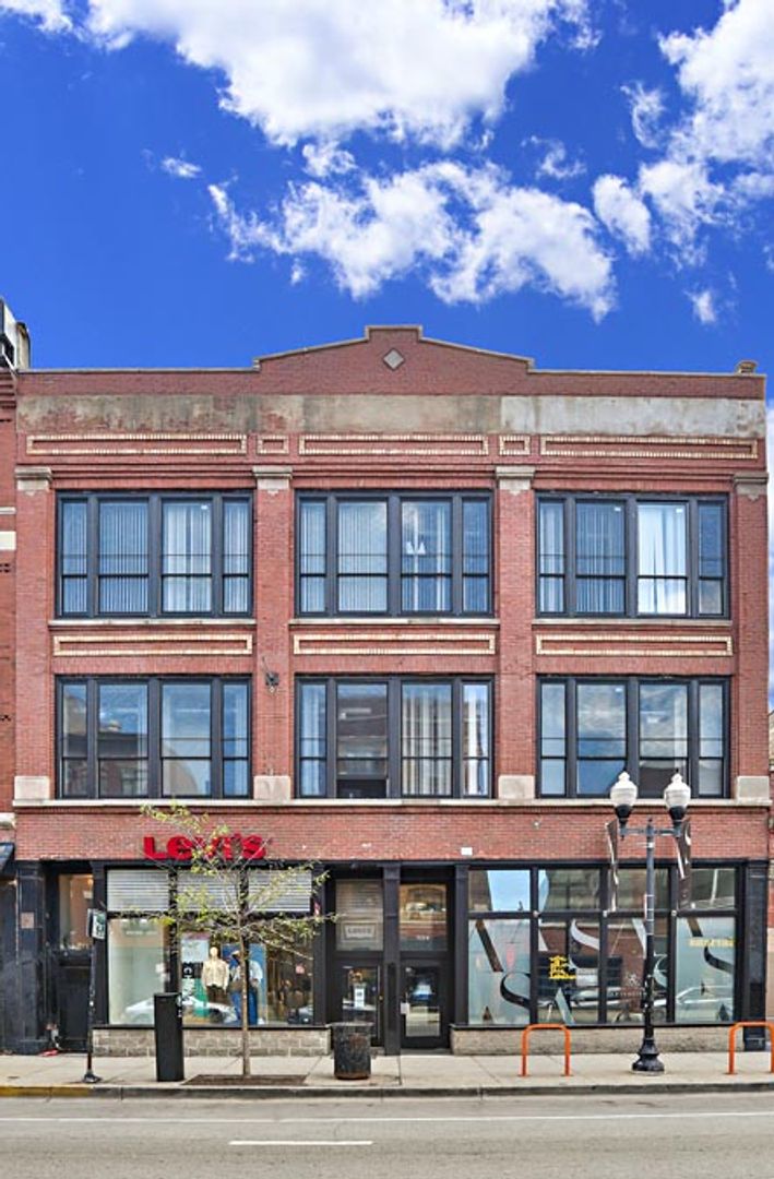 Chicago Apartment: 1552 N. Milwaukee