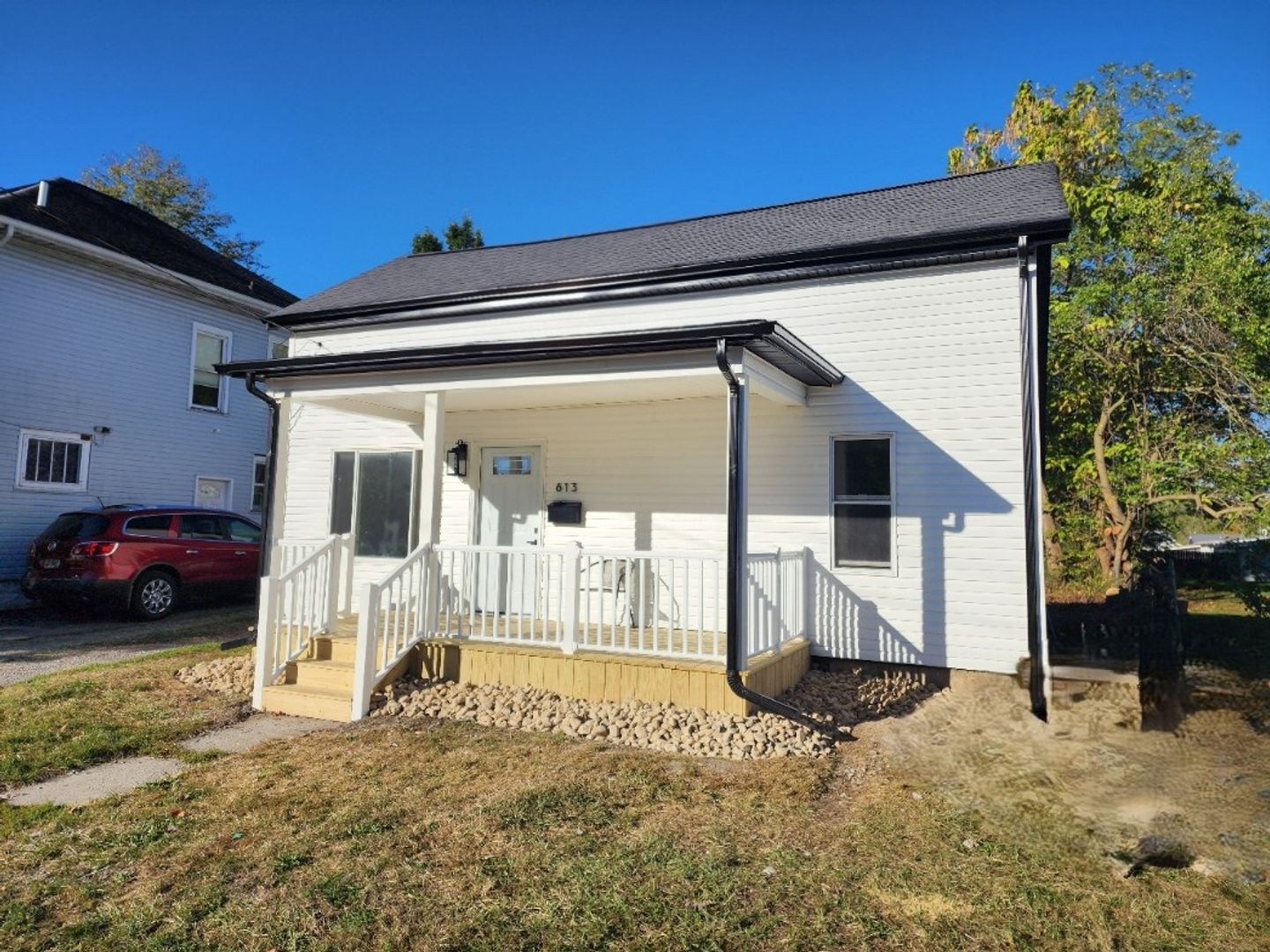 3BR/1BA – $1,250 – 613 N West St