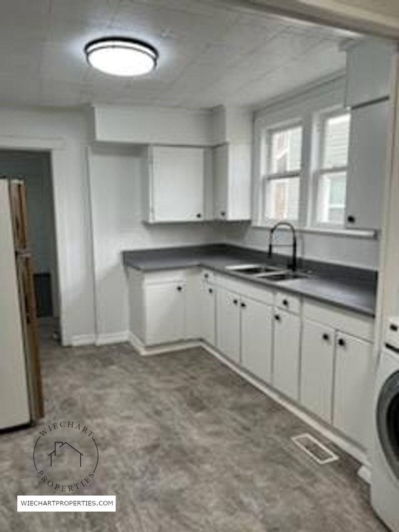 "MET Accepted" 3BR/1BA – $1,200 – 569 Harrison Avenue