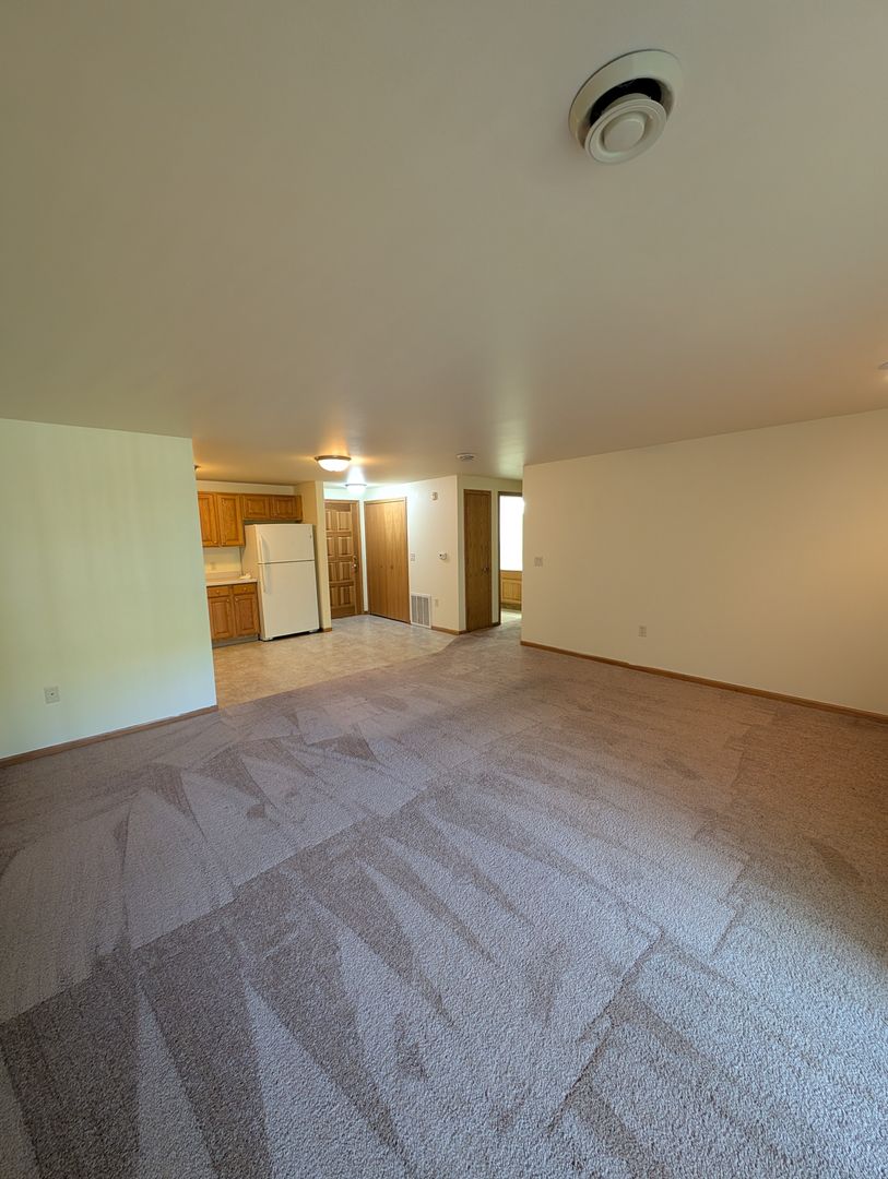 Green Bay Apartment: 2970 Mossy Oak Cir